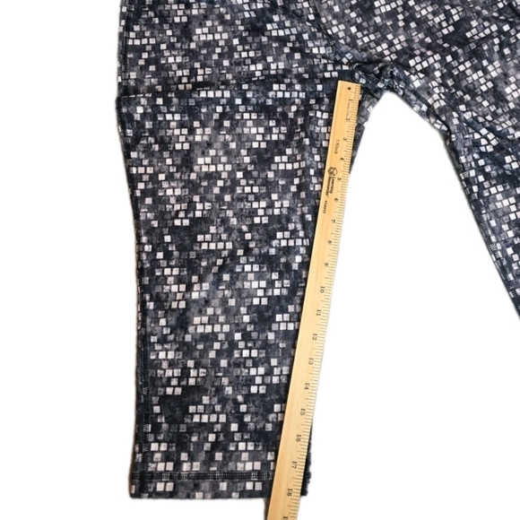 DanskinNow Activewear Leggings Capri Cropped Workout Yoga Legging Size L - Picture 4 of 5